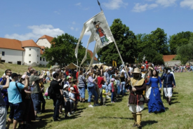 ROTENSTEIN – Knight Tournament on Horseback at
Červený Kameň Castle, Častá